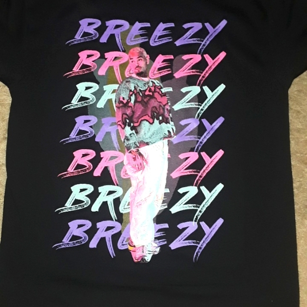 *C10 - CHRIS BROWN BREEZY BLK & COLOR SZ. L T SHIRT 2022 ONE OF THEM ONES TOUR